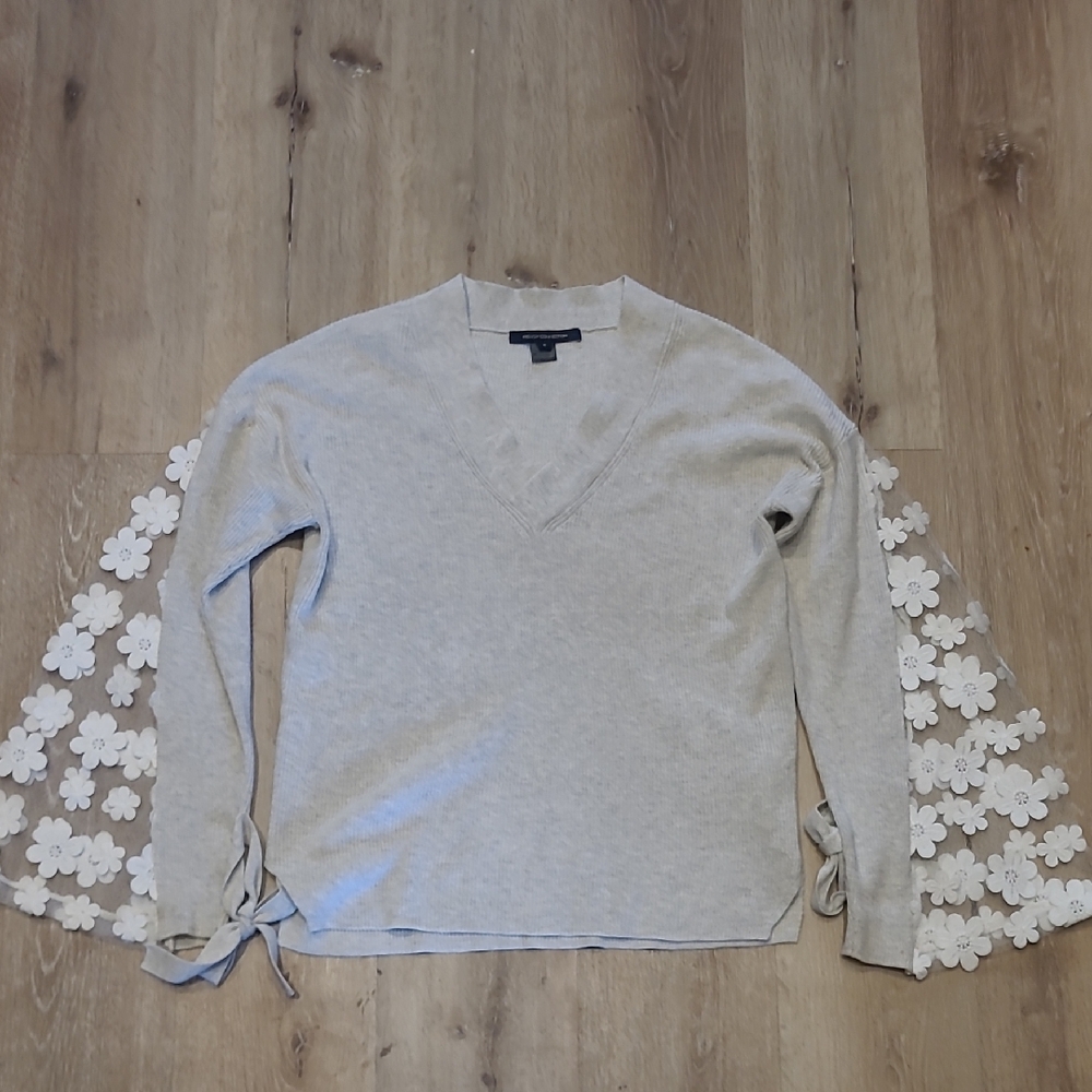 French Connection Light Gray Sweater Women’s Small 100% Cotton Lace Sleeve